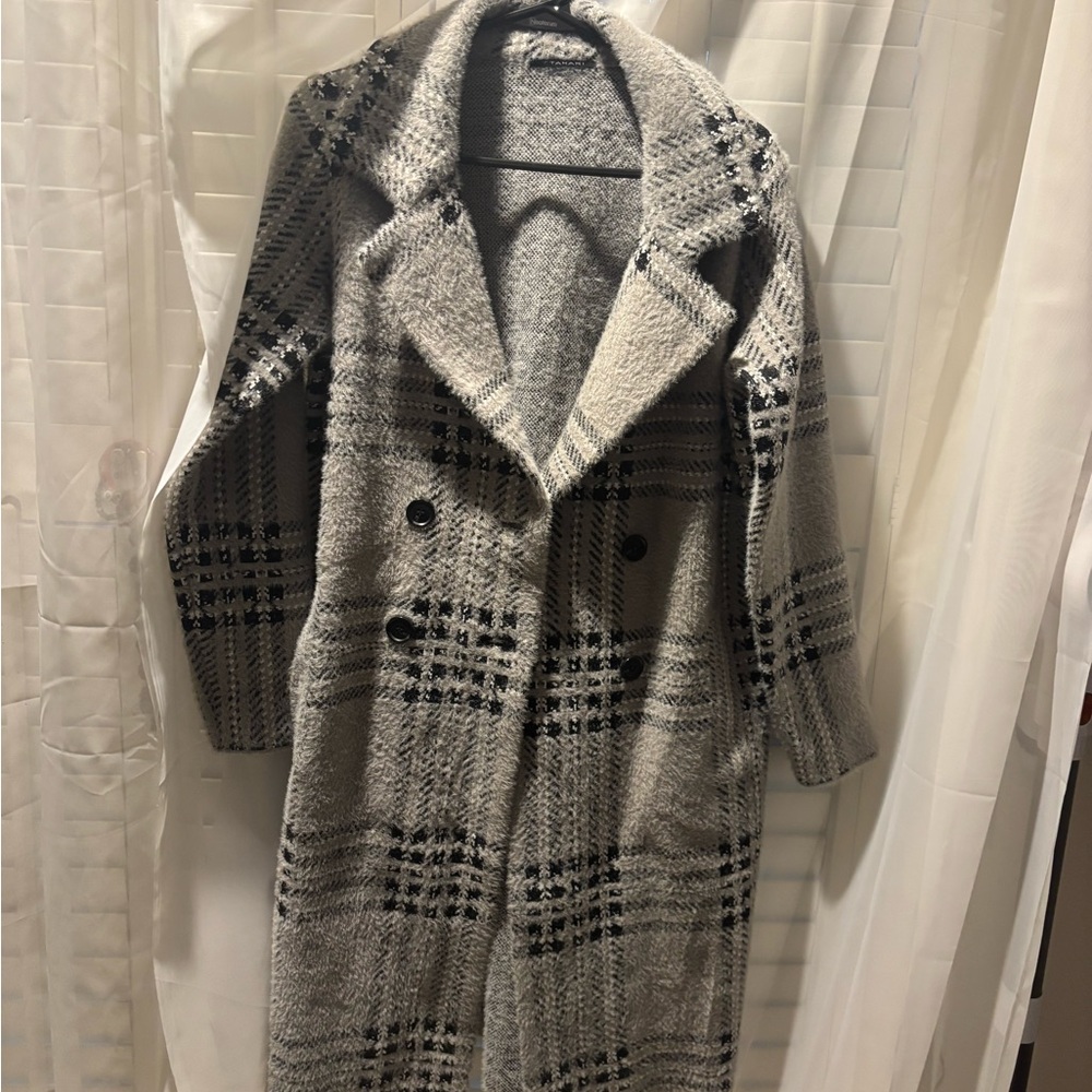 Tahari Fuzzy Black and Gray Knit Sweater